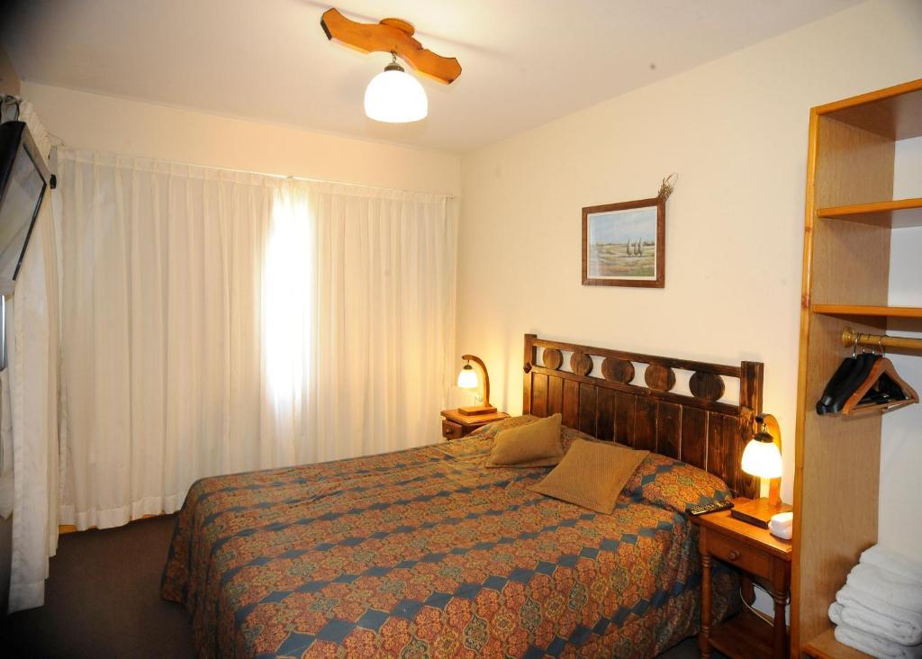 Puente Austral Aparthotel San Carlos de Bariloche Ruang foto